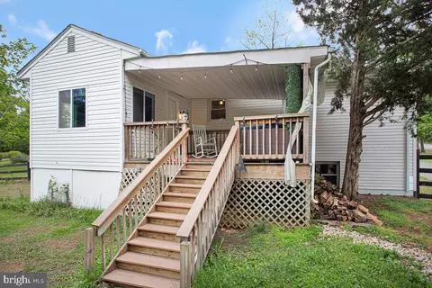 Exterior - 976 Shore Acres Rd, Arnold, MD 21012 photo 6 of 11
