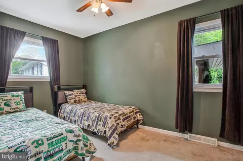Bedroom - 976 Shore Acres Rd, Arnold, MD 21012 photo 5 of 6
