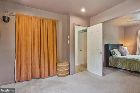 Bedroom - 976 Shore Acres Rd, Arnold, MD 21012 photo 1 of 6