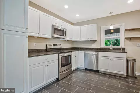 Kitchen - 976 Shore Acres Rd, Arnold, MD 21012 photo 1 of 3