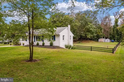 Exterior - 976 Shore Acres Rd, Arnold, MD 21012 photo 3 of 11