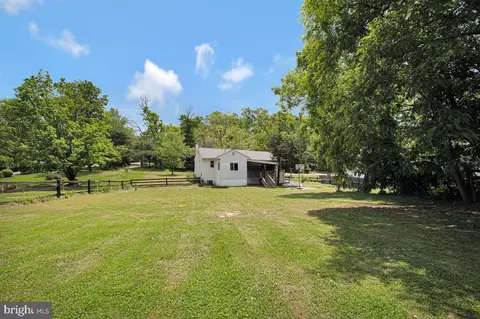 Exterior - 976 Shore Acres Rd, Arnold, MD 21012 photo 8 of 11