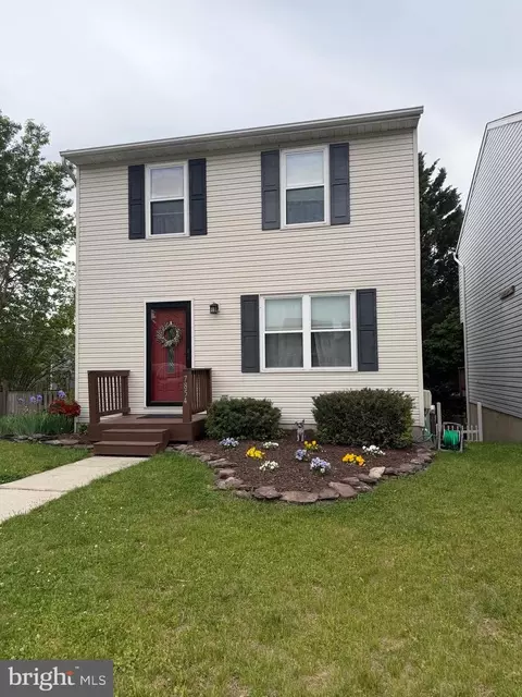 7854 Centergate Ct, Pasadena, MD 21122