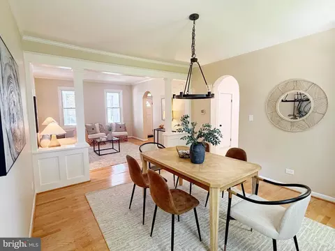 21 Woodlawn Ave, Annapolis, MD 21401