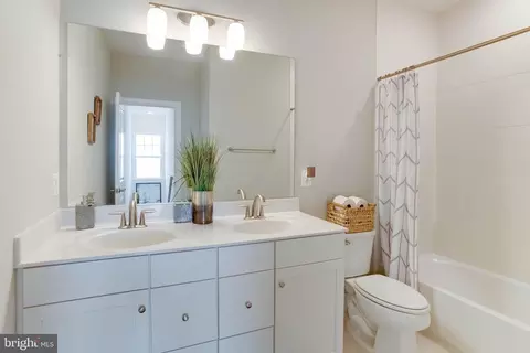 Bath - 1523 Burnell Dr, Hanover, MD 21076 photo 2 of 3