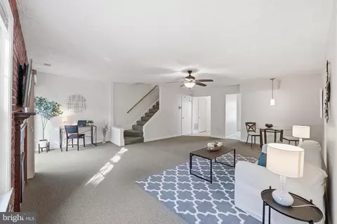 Living - 1704 W Bancroft Ln, Crofton, MD 21114 photo 4 of 5