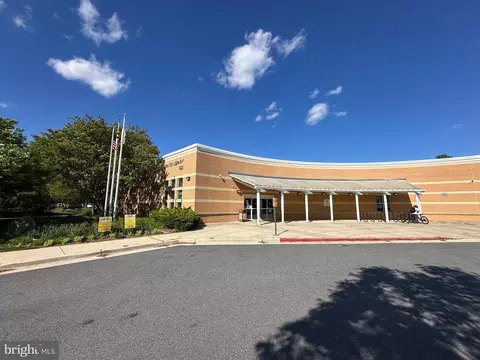 Exterior - 1704 W Bancroft Ln, Crofton, MD 21114 photo 7 of 10