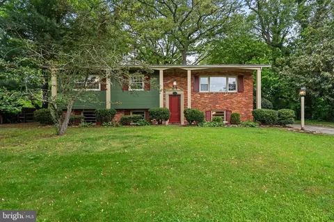 6 Bojan Ct, Millersville, MD 21108