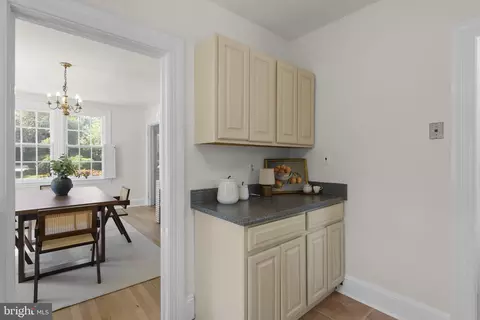 Entry Way - 202 Wardour Dr, Annapolis, MD 21401 photo 4 of 5