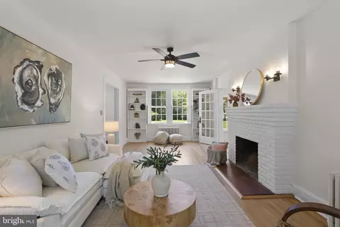 Living - 202 Wardour Dr, Annapolis, MD 21401 photo 5 of 6