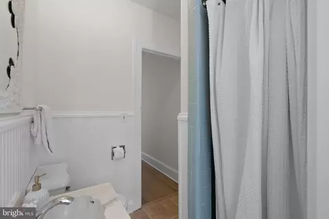 Bath - 202 Wardour Dr, Annapolis, MD 21401 photo 1 of 3