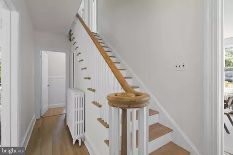 Entry Way - 202 Wardour Dr, Annapolis, MD 21401 photo 1 of 5