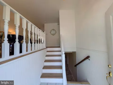 Entry Way - 755 215th St, Pasadena, MD 21122 photo 2 of 2