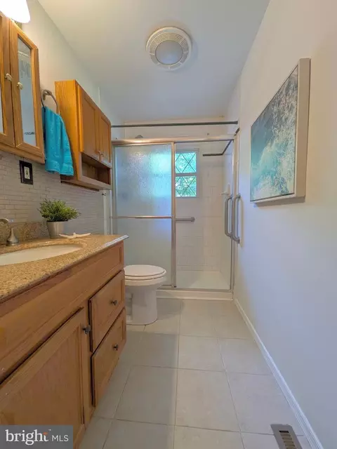 Bath - 755 215th St, Pasadena, MD 21122 photo 1 of 2