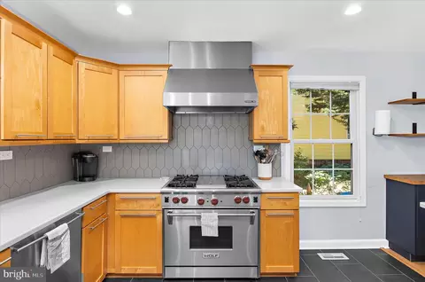 Kitchen - 102 Brewer Ave, Annapolis, MD 21401 photo 5 of 7