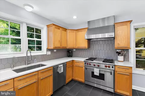 Kitchen - 102 Brewer Ave, Annapolis, MD 21401 photo 7 of 7