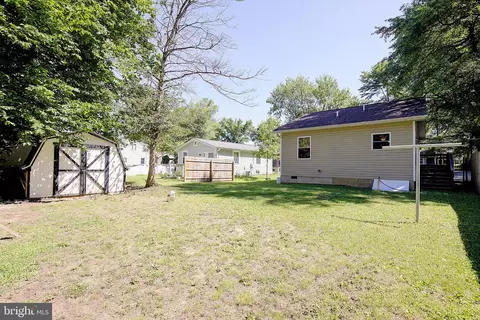 Exterior - 1718 Ridgely Rd, Edgewater, MD 21037 photo 4 of 6