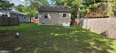 Exterior - 1718 Ridgely Rd, Edgewater, MD 21037 photo 2 of 6