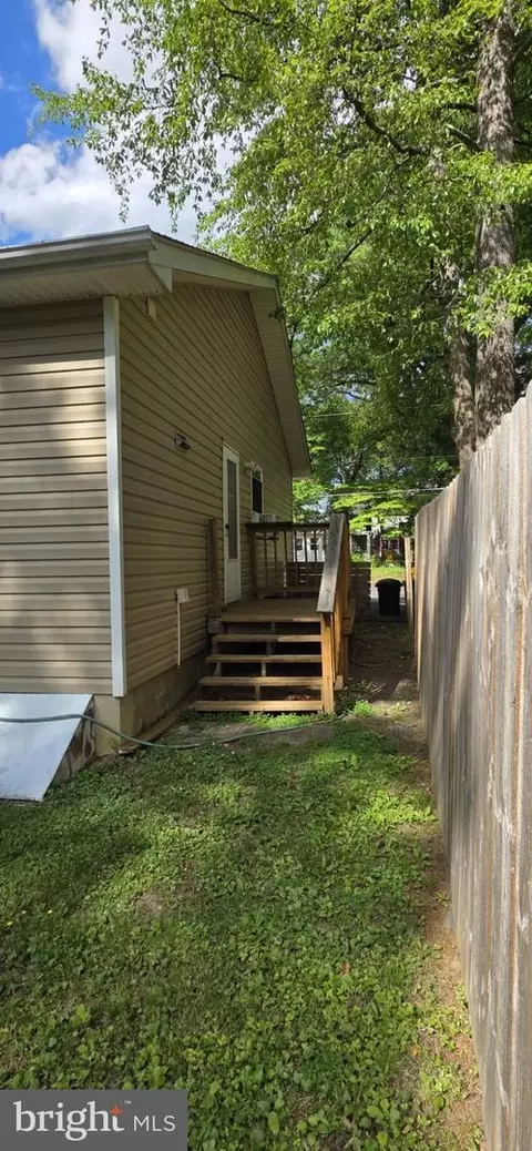 Exterior - 1718 Ridgely Rd, Edgewater, MD 21037 photo 5 of 6