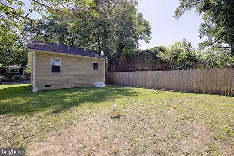 Exterior - 1718 Ridgely Rd, Edgewater, MD 21037 photo 5 of 6