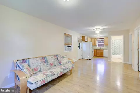 Living - 1718 Ridgely Rd, Edgewater, MD 21037 photo 3 of 3
