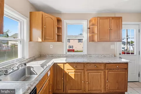 Kitchen - 8444 Garden Rd, Pasadena, MD 21122 photo 2 of 3