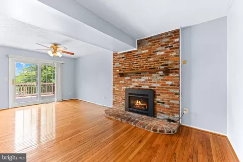 Living - 1108 Crestview Dr, Annapolis, MD 21409 photo 4 of 6