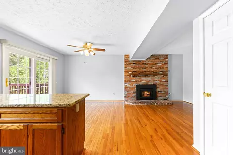 Living - 1108 Crestview Dr, Annapolis, MD 21409 photo 5 of 6