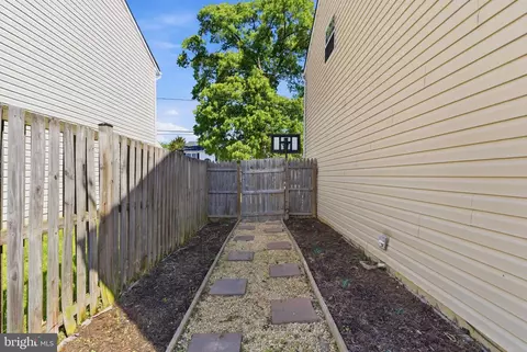 Exterior - 761 207th St, Pasadena, MD 21122 photo 5 of 10
