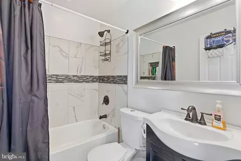 Bath - 761 207th St, Pasadena, MD 21122 photo 3 of 3