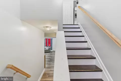Entry Way - 761 207th St, Pasadena, MD 21122 photo 5 of 7