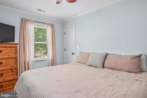Bedroom - 1217 Pine Ave, Shady Side, MD 20764 photo 17 of 20