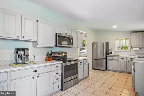 Kitchen - 1217 Pine Ave, Shady Side, MD 20764 photo 3 of 6