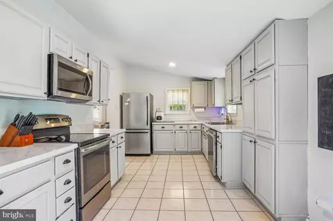 Kitchen - 1217 Pine Ave, Shady Side, MD 20764 photo 4 of 6