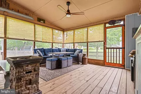 Exterior - 8376 Albacore Dr, Pasadena, MD 21122 photo 4 of 12