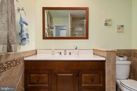 Bath - 8376 Albacore Dr, Pasadena, MD 21122 photo 2 of 3