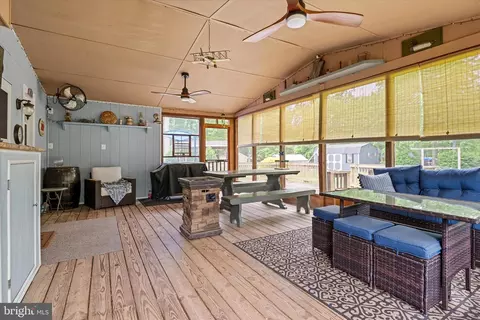 Exterior - 8376 Albacore Dr, Pasadena, MD 21122 photo 6 of 12