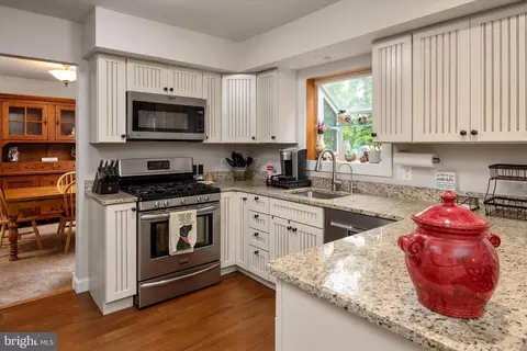 Kitchen - 8376 Albacore Dr, Pasadena, MD 21122 photo 1 of 3