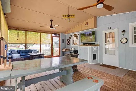 Exterior - 8376 Albacore Dr, Pasadena, MD 21122 photo 5 of 12