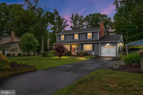 8376 Albacore Dr, Pasadena, MD 21122