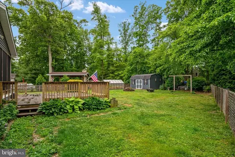 Exterior - 8376 Albacore Dr, Pasadena, MD 21122 photo 7 of 12