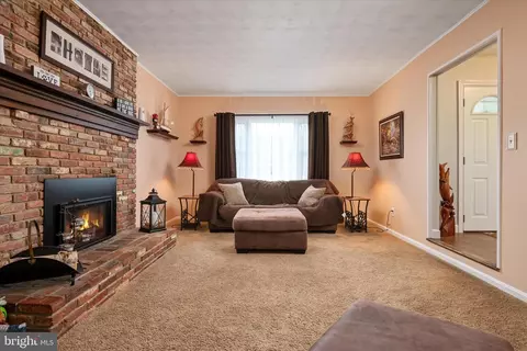 Living - 8376 Albacore Dr, Pasadena, MD 21122 photo 3 of 5