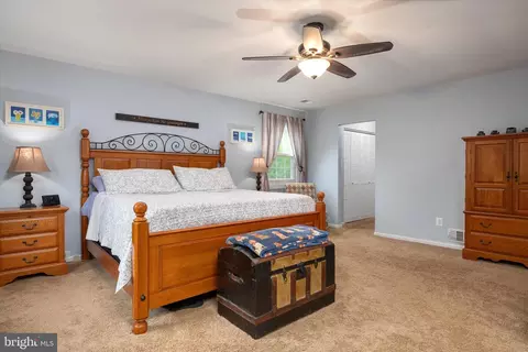 Bedroom - 8376 Albacore Dr, Pasadena, MD 21122 photo 1 of 5