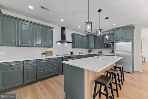Kitchen - 771 209th St, Pasadena, MD 21122 photo 2 of 3