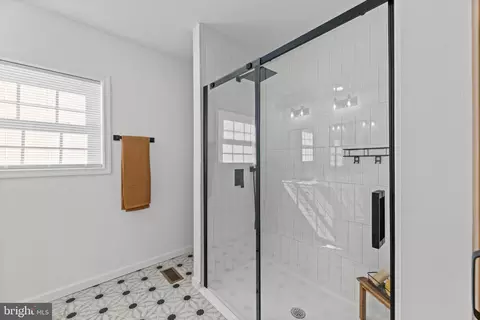 Bath - 771 209th St, Pasadena, MD 21122 photo 3 of 5