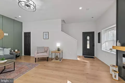 Entry Way - 771 209th St, Pasadena, MD 21122 photo 2 of 7