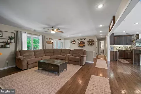 603 Nathans Way, Pasadena, MD 21122 photo 7