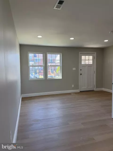 Living - 212 W Riverview Rd, Baltimore, MD 21225 photo 1 of 1