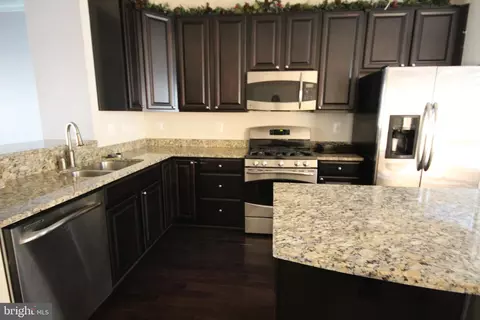 Kitchen - 780 Cherry Bark Ln, Baltimore, MD 21225 photo 2 of 2