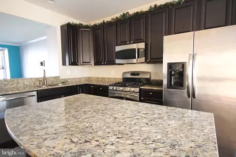 Kitchen - 780 Cherry Bark Ln, Baltimore, MD 21225 photo 1 of 2